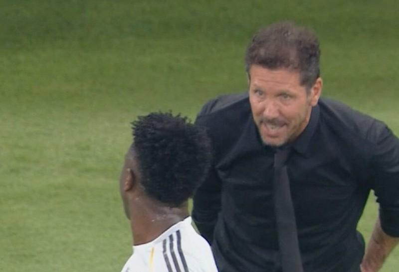 开云体育平台-六台：皇马向西蒙尼表达了不满，也对他的道歉感到满意