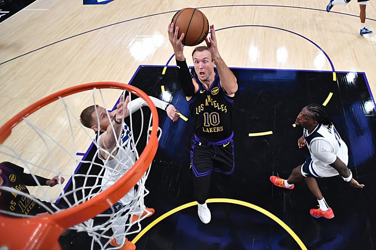 开云体育平台-不只是一个三分投手，湖人吃下后场新援真是一笔极其关键的操作？