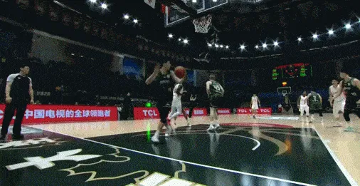 竞猜-球场亲兄弟？盘点一下那些球场上的队友之间内讧的场面